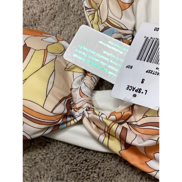 New. L*SPACE floral one shoulder twist bikini top. Small. Retails $114 - Picture 10 of 12